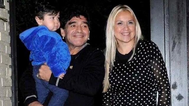 Verónica Ojeda junto a Diego Maradona y Dieguito. (Foto: Archivo)