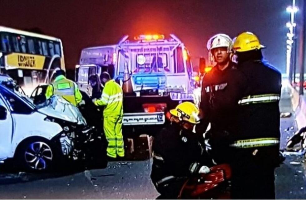 Murió un hombre al chocar su auto con un omnibus en la autopista Buenos Aires-La Plata