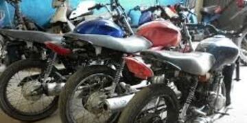 En otro intenso operativo de control, secuestraron 14 motos en una sola noche