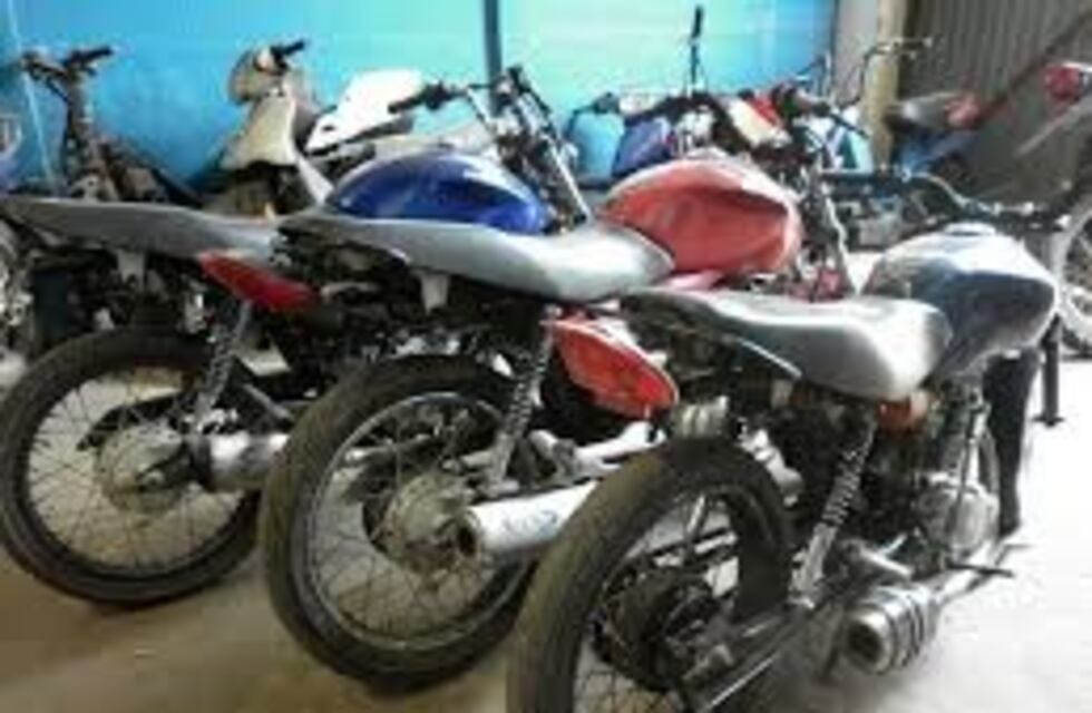 En otro intenso operativo de control, secuestraron 14 motos en una sola noche