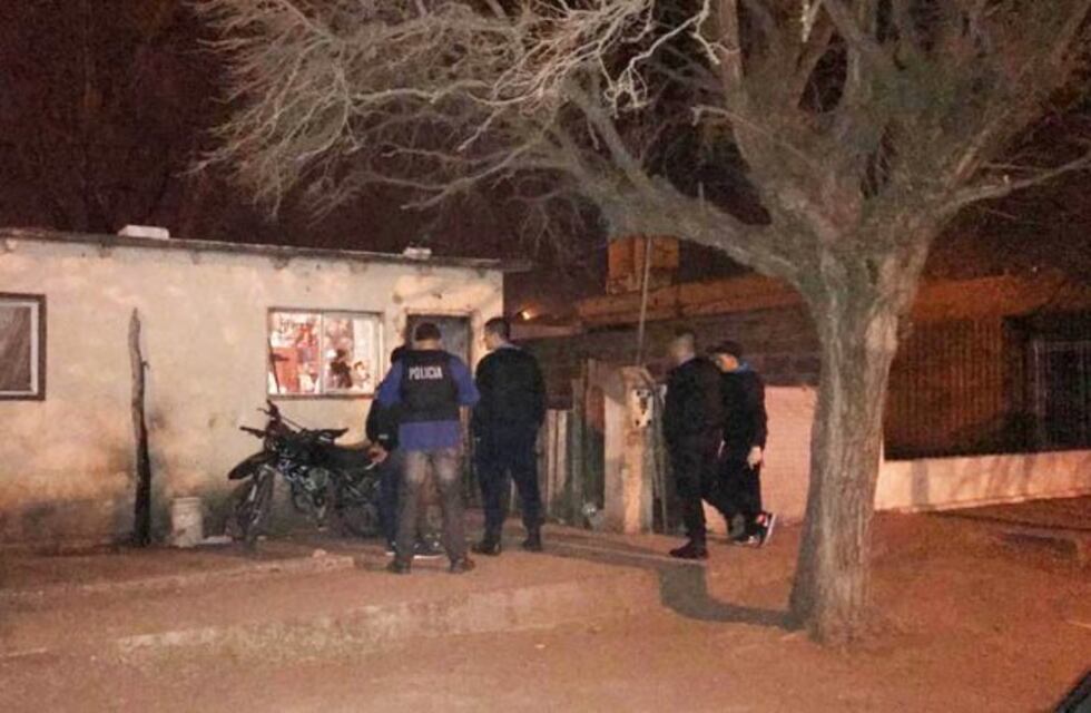 Tres detenidos in fraganti por venta de drogas al menudeo en Santa Rosa