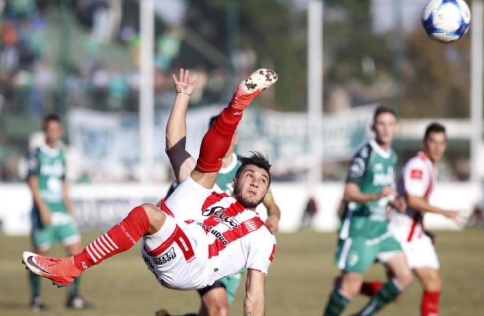 Sarmiento venció a San Martín y llega con una mínima ventaja a La Ciudadela