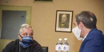 INV dona alcohol en gel\u002E