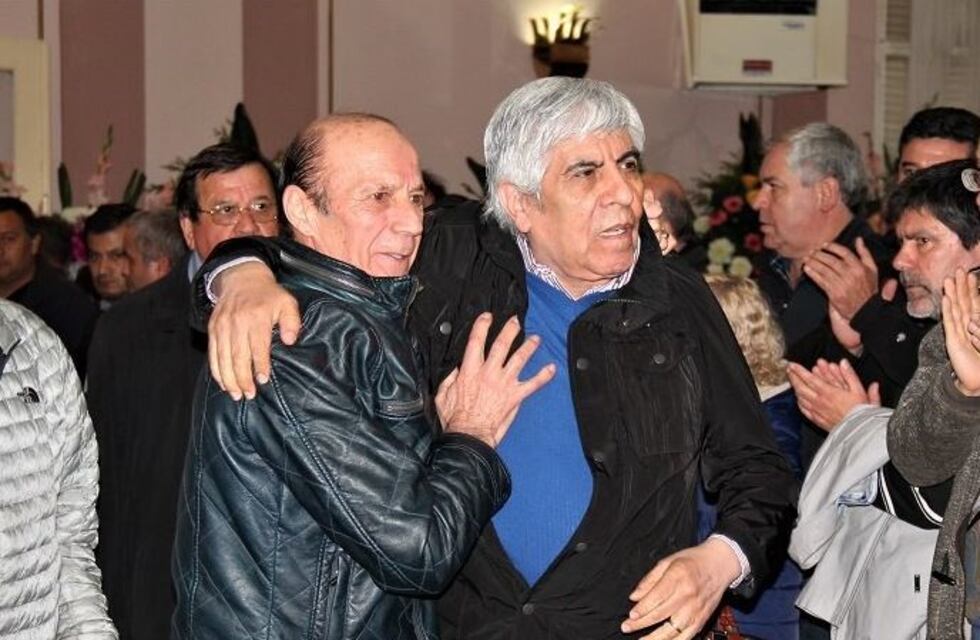 "Andate, traidor": la hija del "Momo" Venegas echó a Hugo Moyano del velatorio de su padre