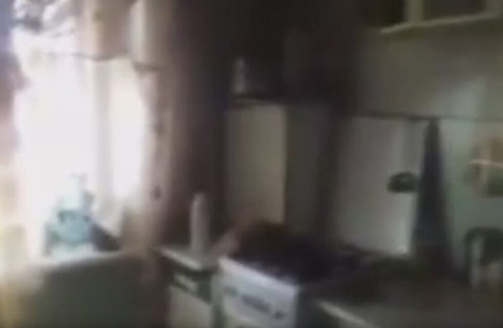 Insólito: Quisieron hacer un experimento y prendieron fuego la cocina