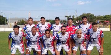 Rosario cayó en su debut ante Puerto Comercial.