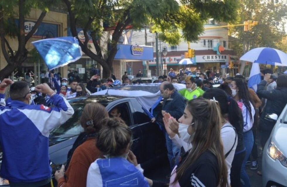 Ciento de personas serían imputadas por violar la cuarentena en la despedida del "Loco Julio"