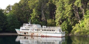 Se hundió un emblemático barco en el lago Nahuel Huapi