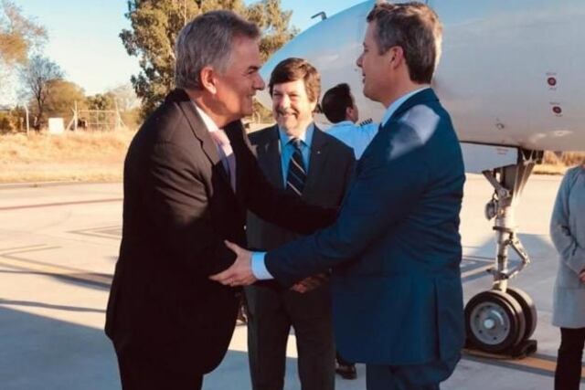 Príncipe Federico de Dinamarca junto al Intendente Héctor Gay
