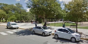 Otra vez se prohíbe estacionar alrededor de la plaza 25 de Mayo\u002E (Web)\u002E