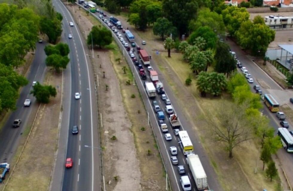 Accidente vial en el Acceso Este produjo un caos total