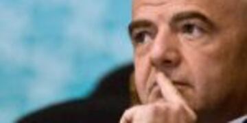 seleccion argentina campeon campeona del torneornrnFIFA President Gianni Infantino gestures during the Colombia 2016 FIFA Futsal World Cup third place match between Iran and Portugal at the Coliseo El Pueblo stadium, in Cali, Colombia on October 1, 2016. / AFP PHOTO / LUIS ROBAYO colombia Gianni Infantino campeonato torneo mundial de futsal 2016 futsal futbol de salon partido final seleccion argentina rusia