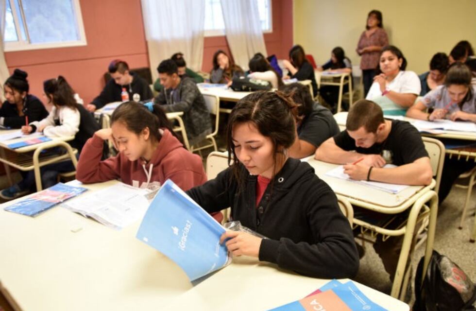 Analizan la posibilidad de autorizar la reapertura de las aulas en algunas provincias