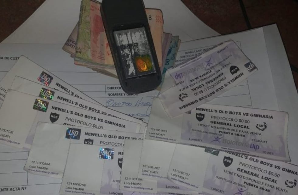 Cayeron tres hinchas con pedido de captura en la vuelta de Maradona al Coloso