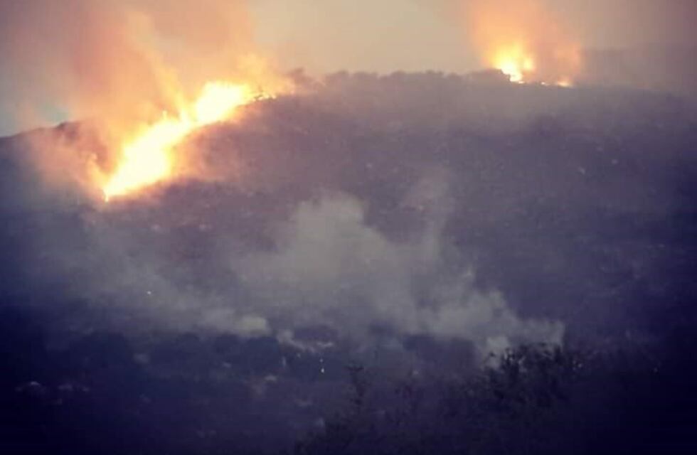 Hay 45 evacuados en el incendio de Las Calles