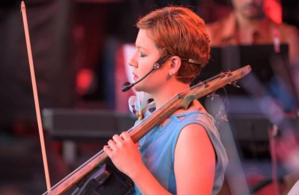 De Costa Rica llega a Córdoba Elena y la Orquesta Lunar