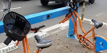 Una usuaria del sistema Mi Bici, Tu Bici denunció vandalismo con los rodados\u002E (@roxana_ci_0)