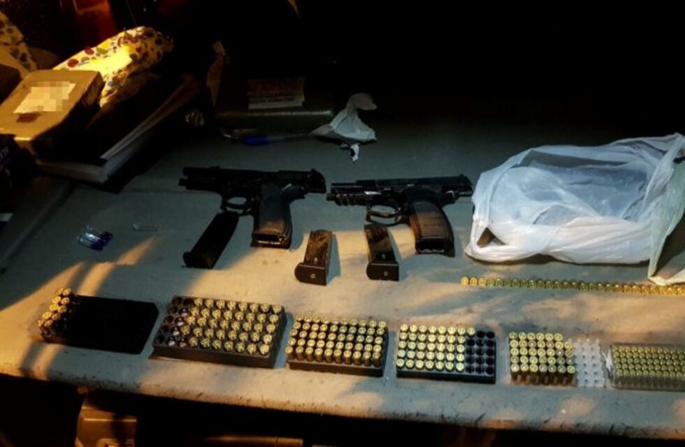 Hasta las manos en Tablada: lo detuvieron con tres kilos de cocaína y casi 300 balas