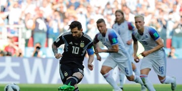 Lionel Messi falló desde los 12 pasos ante Islandia\u002E (AP Photo/Ricardo Mazalan)