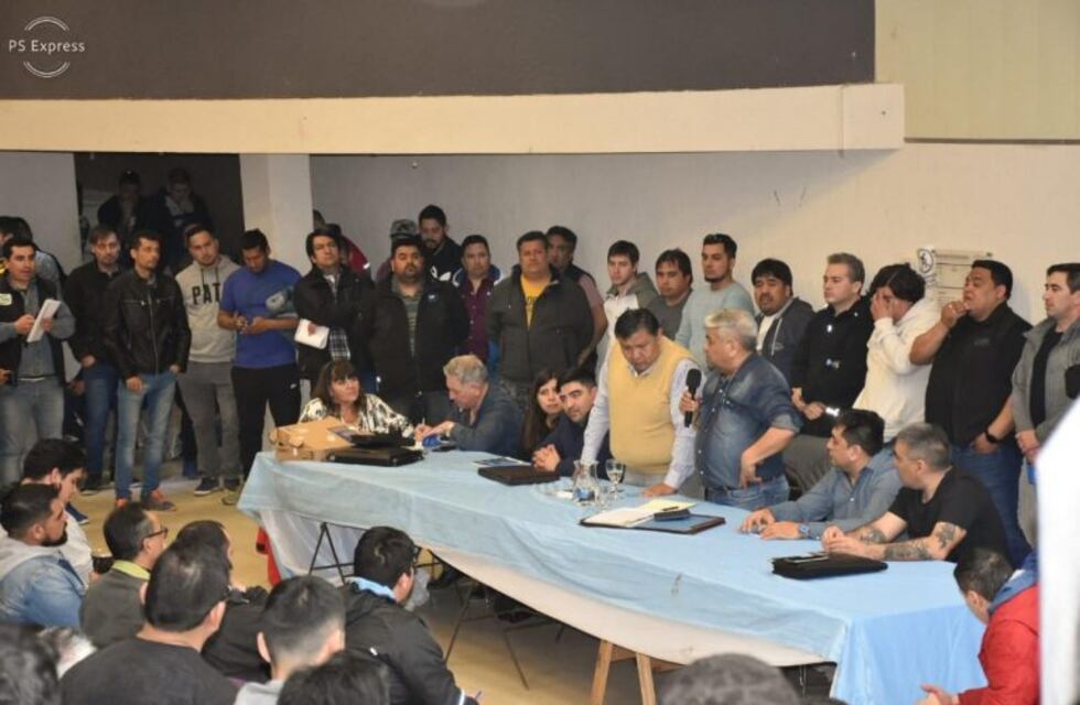 Los petroleros paralizarán actividades en defensa de la provincia