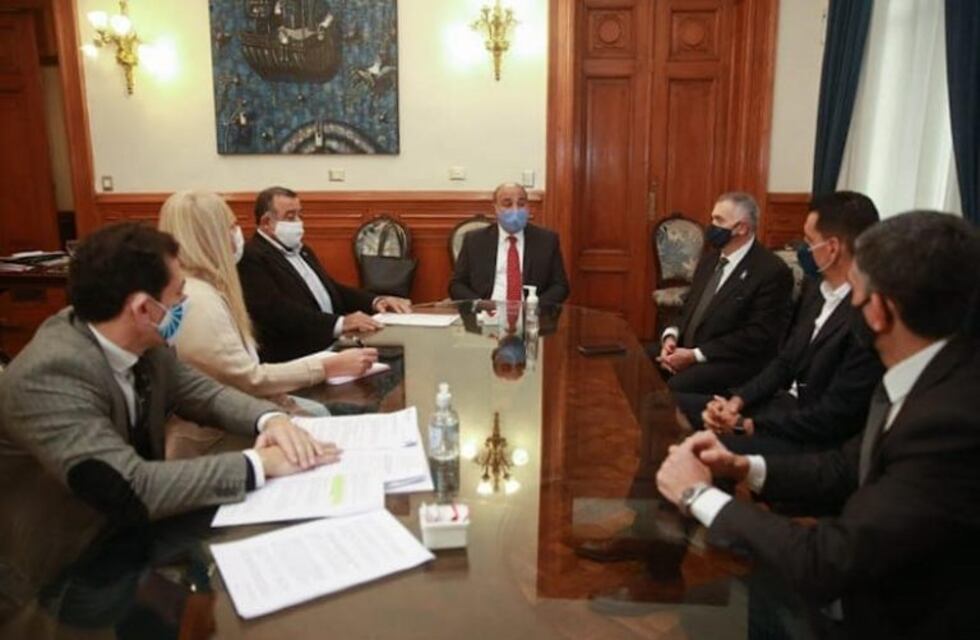 Analizaron la falta de atención en clínicas y sanatorios a enfermos de Covid-19