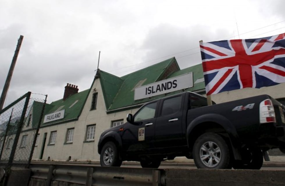 ¿Cuántos argentinos viven en las Islas Malvinas?