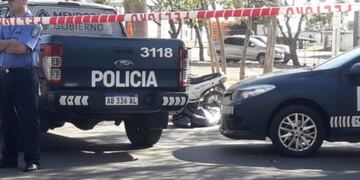 Oscar Martínez de 59 años se dirigía en moto y detuvo su marcha en el control cuando cayo muerto al piso\u002E Ocurrió en San Rafael\u002E