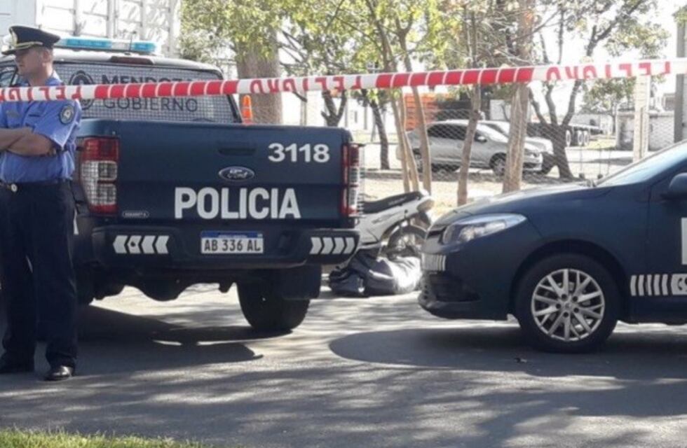 Un motociclista se detuvo en un control policial y murió