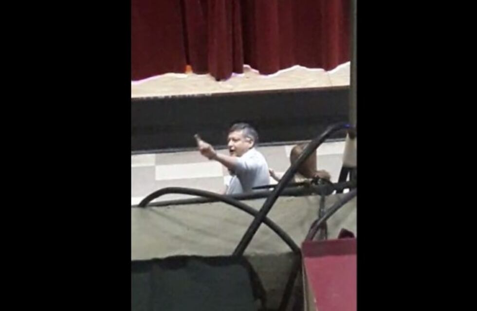 Peppo fue abucheado en la Casa de las Culturas