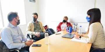 La Municipalidad de Ushuaia coordina acciones para acompañar a feriantes y emprendedores\u002E