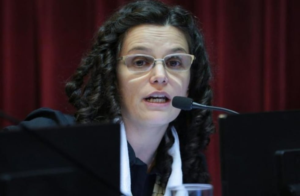 Cristina Fiore personificó a Juana de Arco para la tapa de una revista salteña