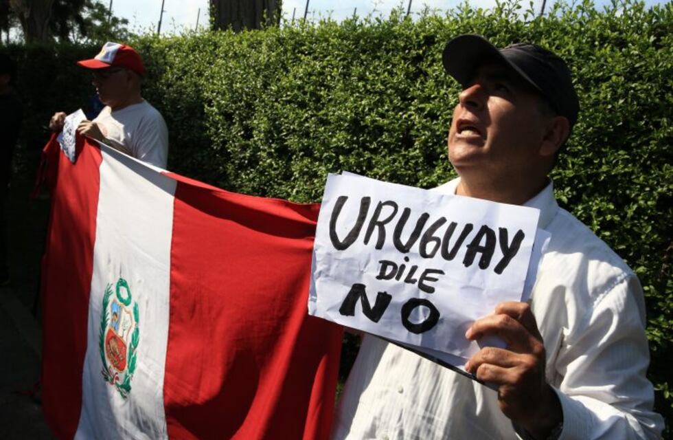 Corrupción en Perú: el expresidente Alan García pidió asilo en la embajada de Uruguay