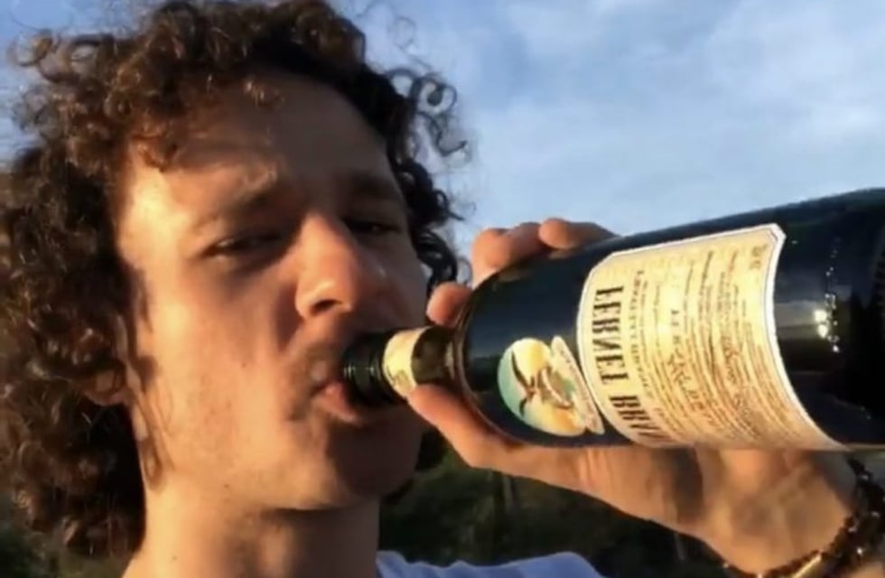 Luisito Comunica probó el fernet en Córdoba...pero lo hizo puro y no le fue muy bien