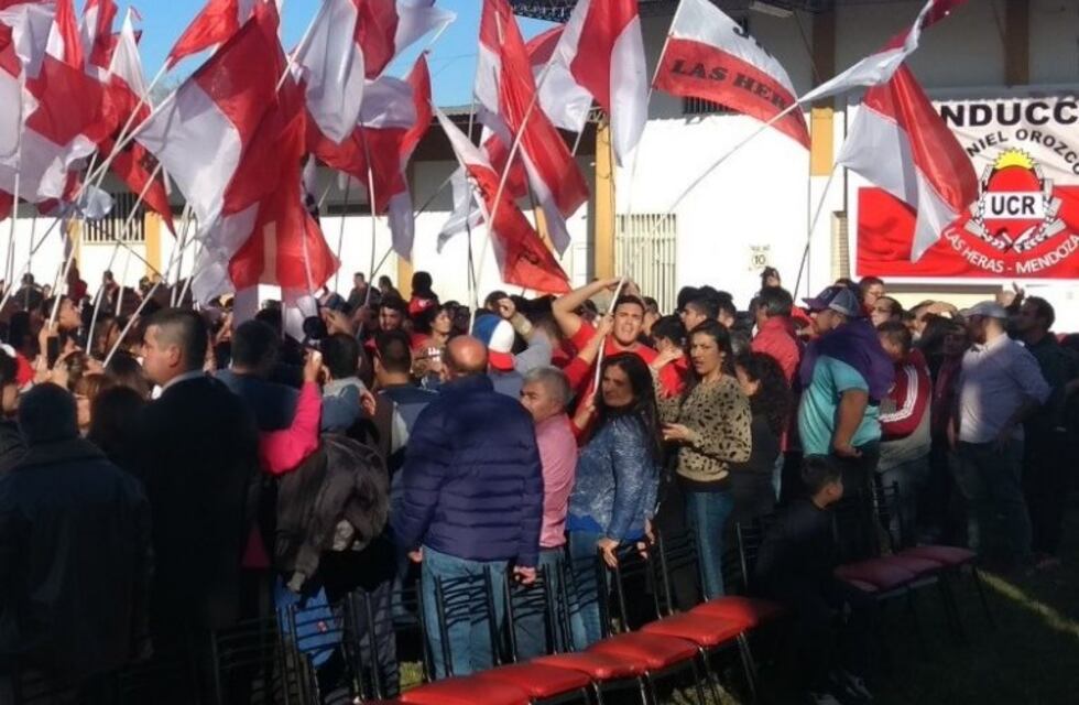 Feroz interna en el gobierno de Orozco en Las Heras