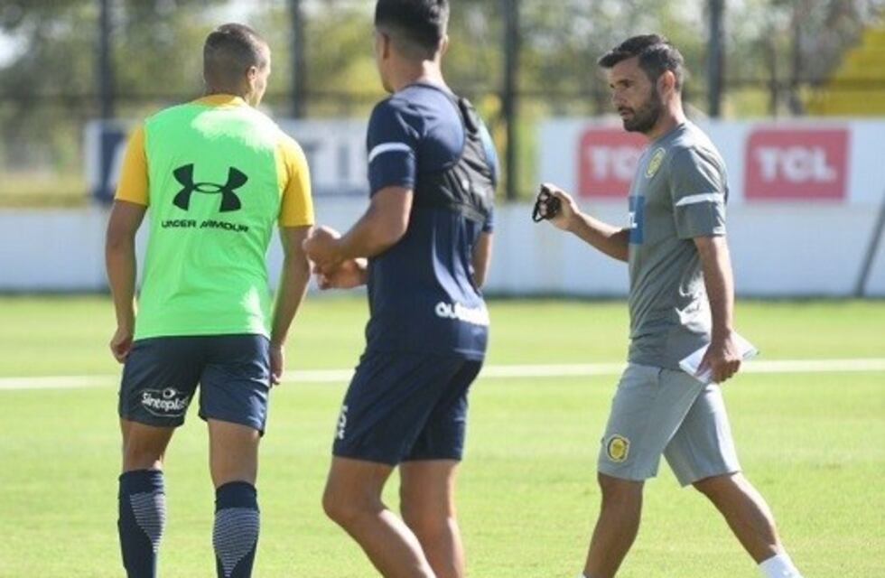 Ferrari analiza tres cambios para el choque ante Belgrano