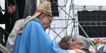 Para el Gobierno, el Papa Francisco respalda los gestos de la Iglesia con los Moyano\u002E