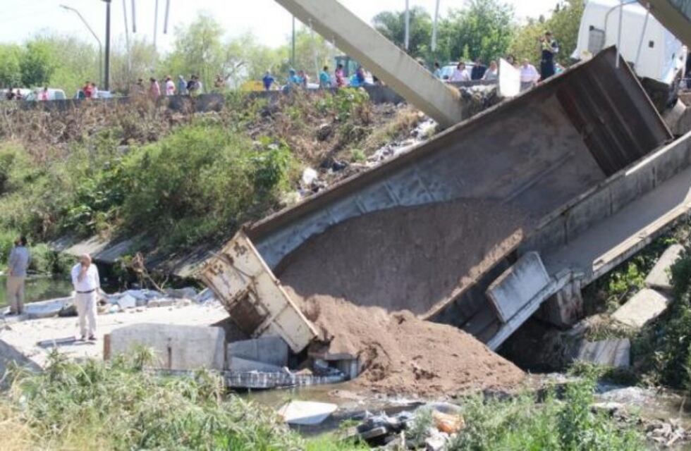 El Gobierno busca determinar las causas de la caída del puente en Manantial Sur