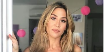 La irónica respuesta de Jimena Barón a una seguidora que la criticó por usar bikini en la ducha
