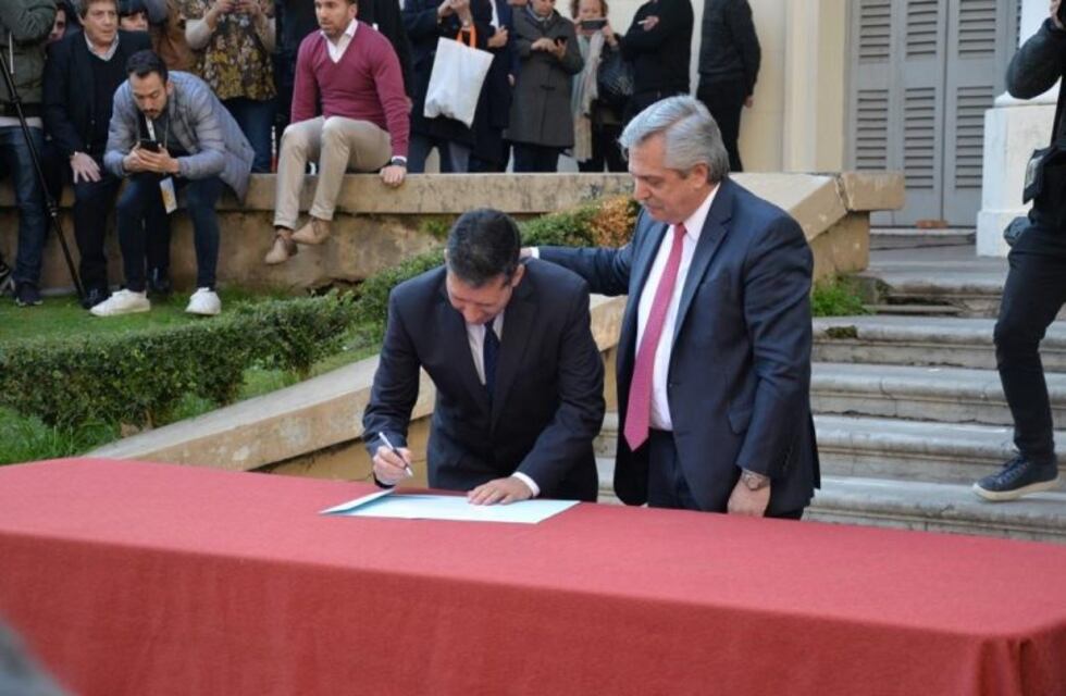 En Rosario, Casas y Fernández firmaron el Acta Argentina Federal