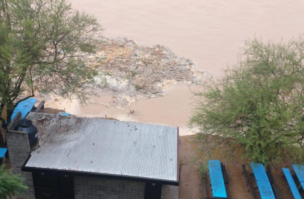 Luego de la rajadura, se vino abajo parte del club Mitre