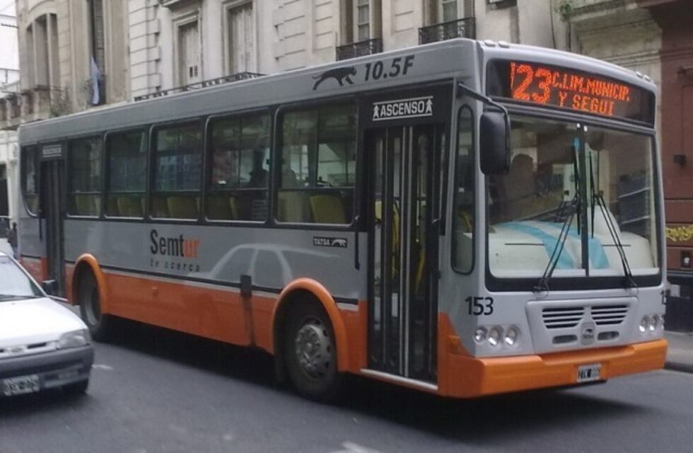 Comenzó la discusión por el aumento del boleto de colectivo