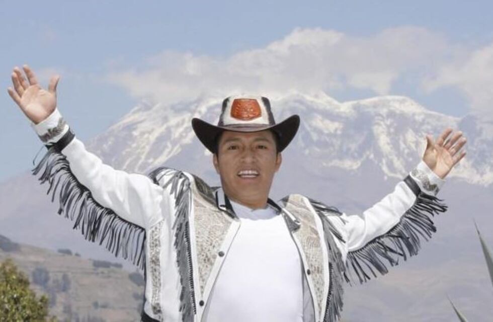 Delfín Quishpe: de cantarle a las Torres Gemelas a ser electo alcalde en Ecuador