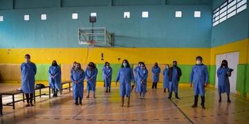 Voluntarios recorren Barrio del Carmen para concientizar y controlar protocolos