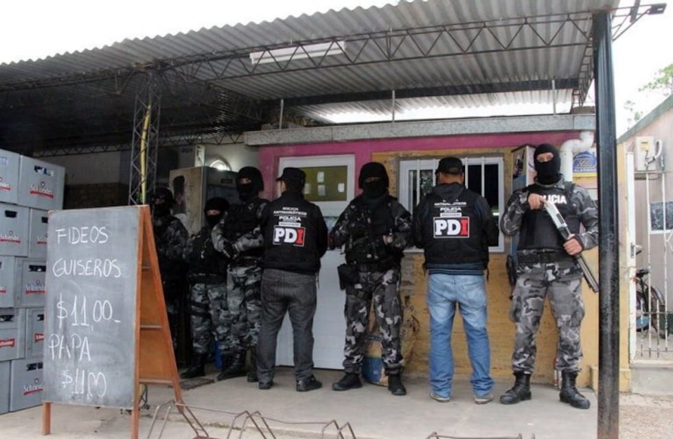 Lograron desbaratar una banda que transportaba droga en canoa entre Corrientes y Santa Fe