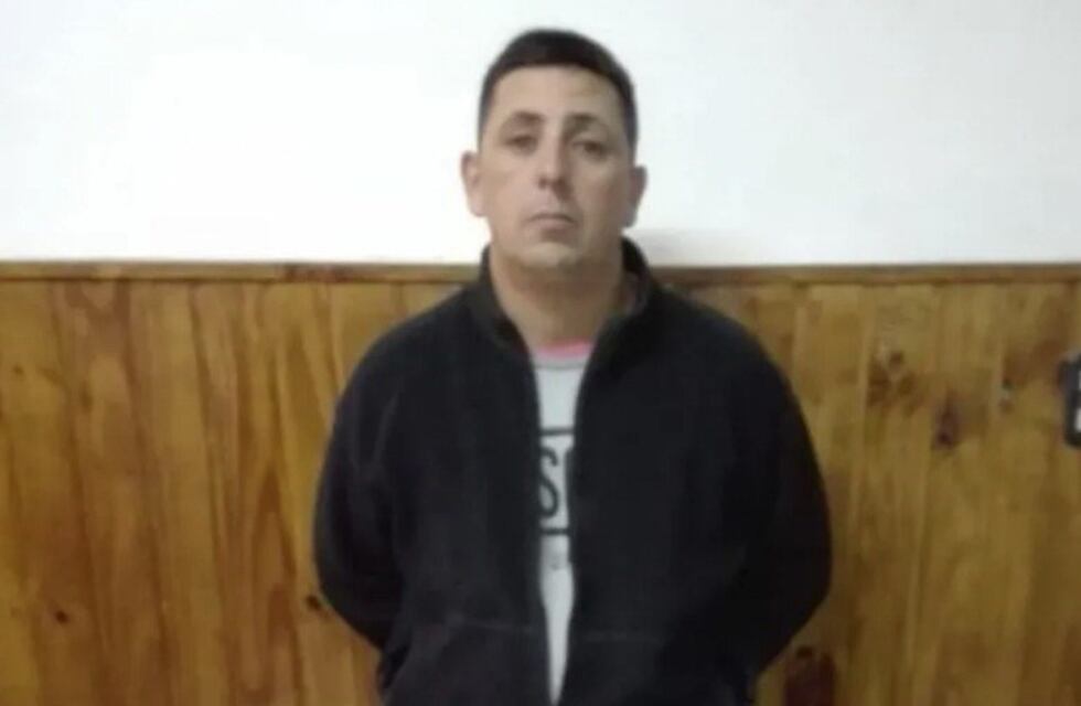 Golpeó brutalmente a su esposa mientras sus hijos le suplicaban que parara