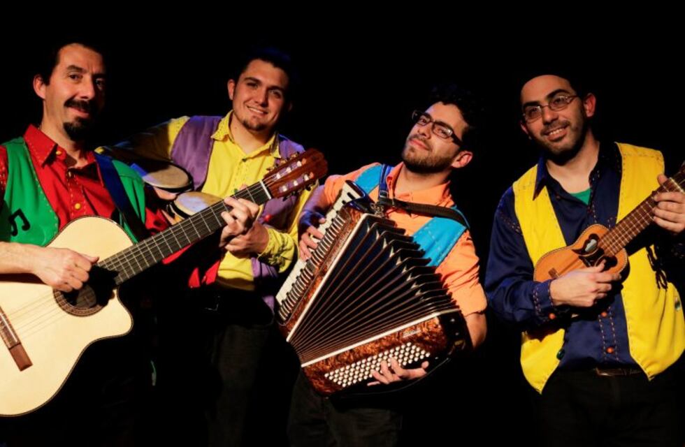 La Música Nos Amontona presenta su disco