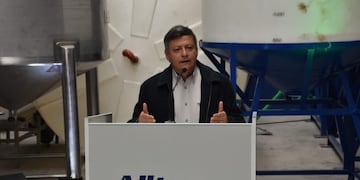 El gobernador Domingo Peppo\u002E