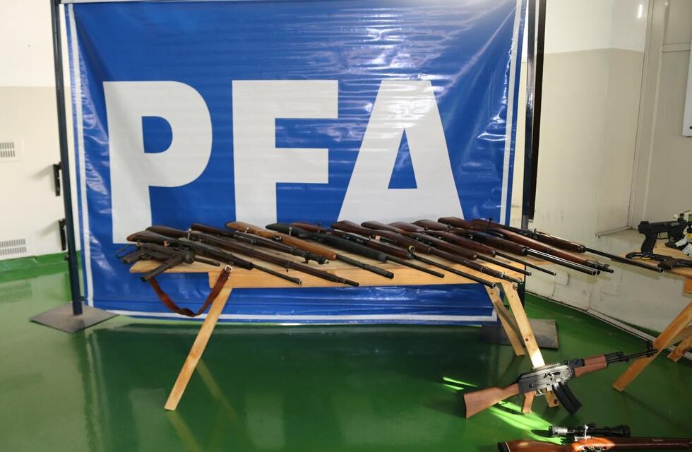 Detienen a una banda que traficaba armas y drogas