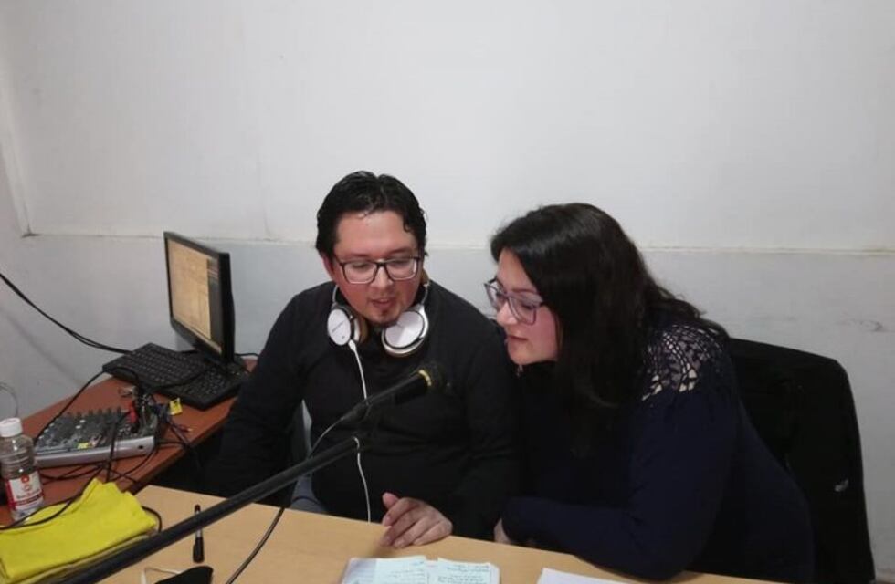 Da clases a estudiantes de zonas rurales de salta a través de un programa radial