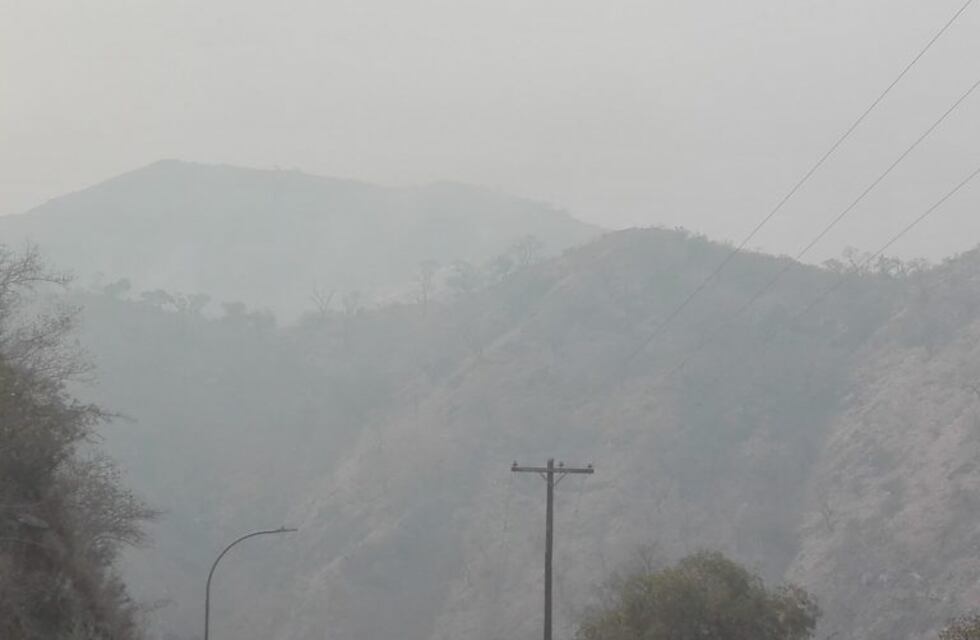 El fuego avanza por dos frentes en La Calera